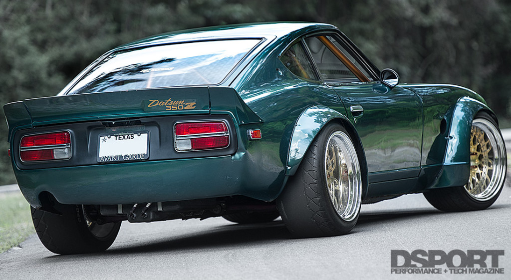 159-001-Feat-240Z-Rear