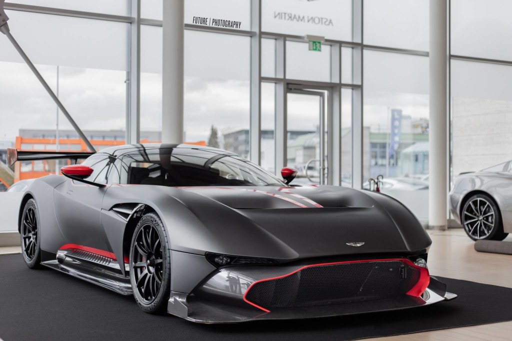 Aston-Martin-Vulcan-1