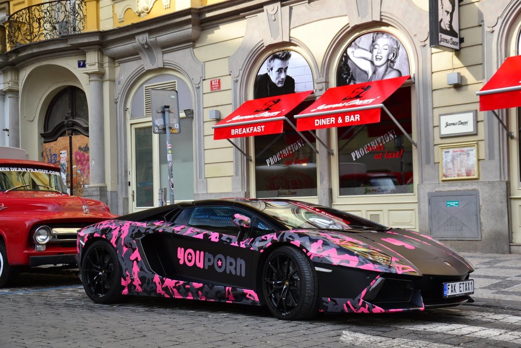 YouPorn-Lamborghini-Aventador-2