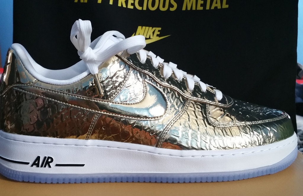 nike-air-force-1-precious-metal-super-bowl-01