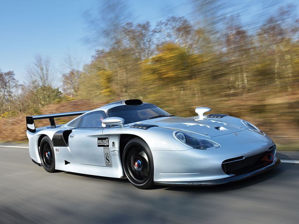 8Porsche-911-GT1-Evo