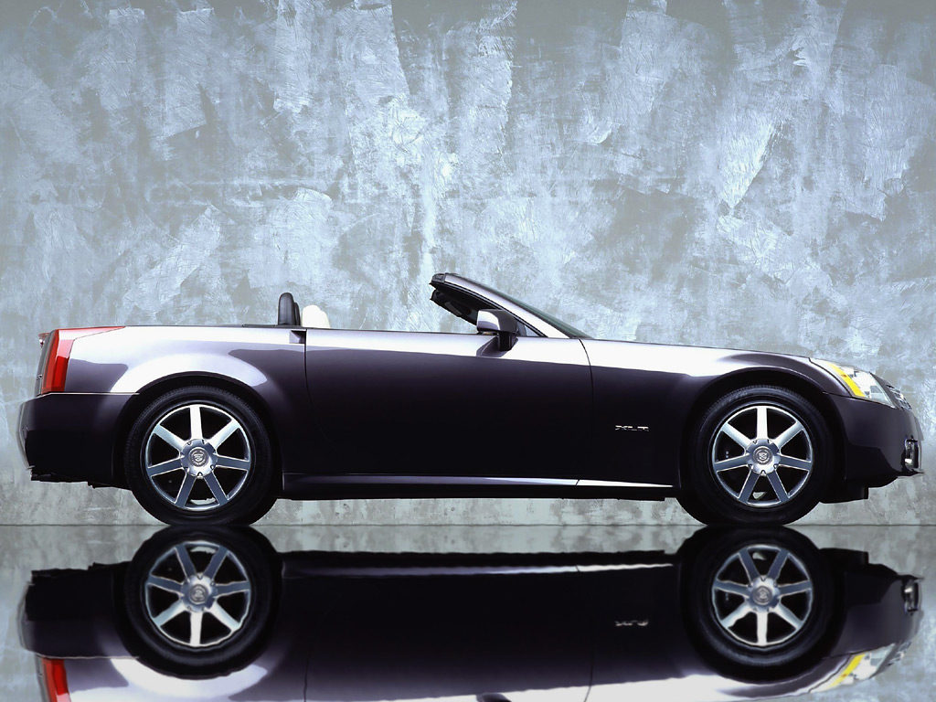 cadillac-xlr-roadster-convertible-luxury-sports-car