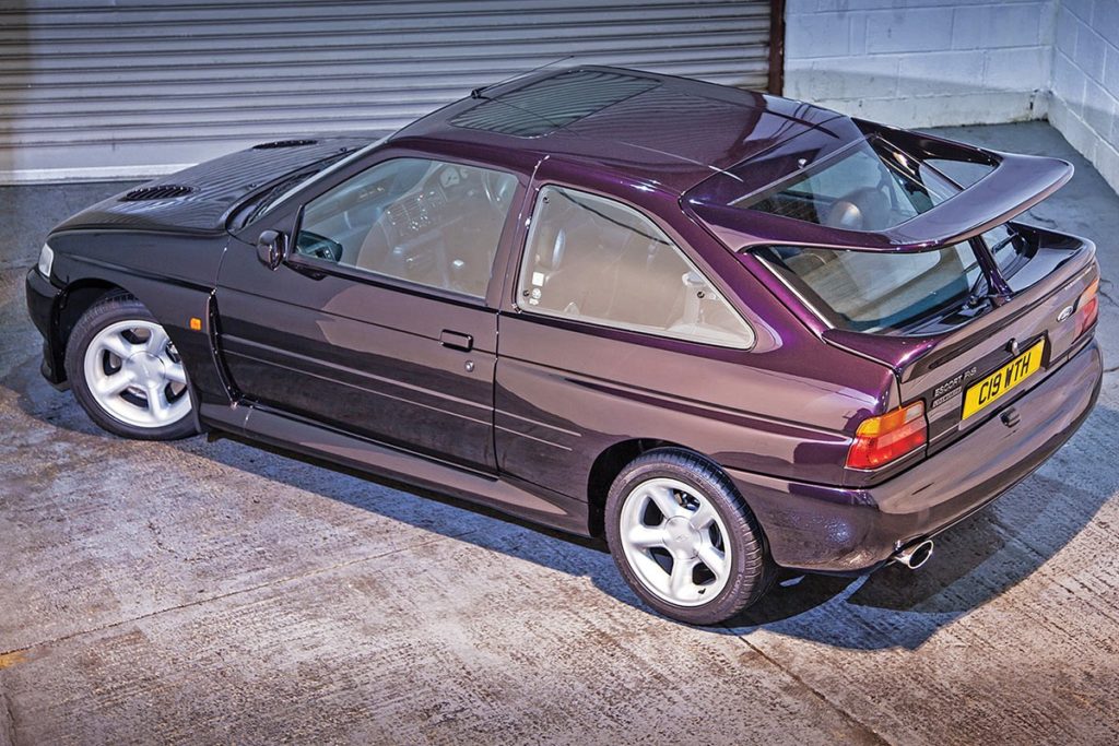 escort-cossie1-1200x800